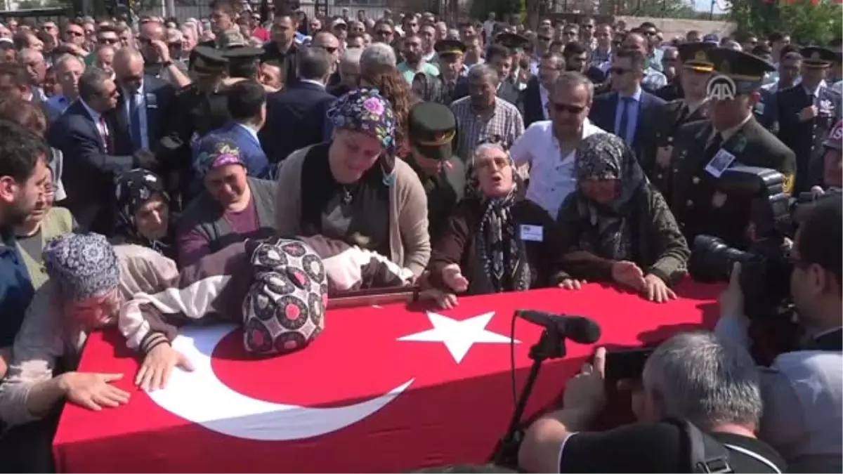 Şehit Başçavuş Fevzi Kıral Son Yolculuğuna Uğurlandı