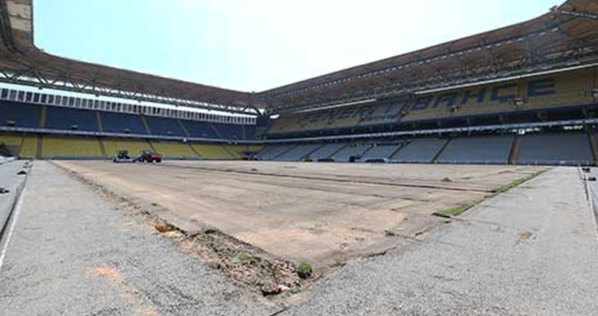 Sezonu Erken Açacak Fenerbahçe'nin Stadına Dozer Girdi