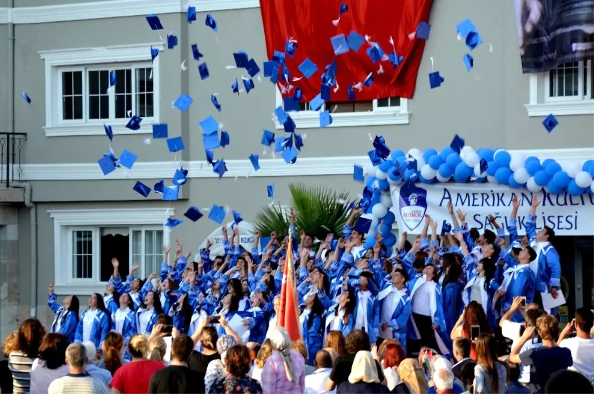 Söke Sağlık Meslek Lisesi İlk Mezunlarını Verdi