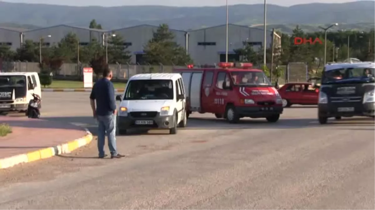 Tokat Köprü Ayaklarında Mahsur Kalan Iki Genci Itfaiye Kurtardı