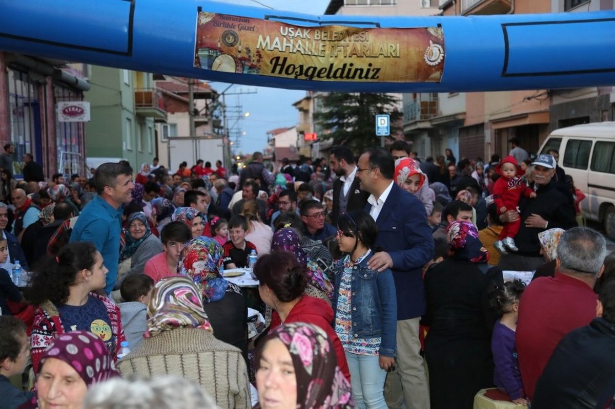 Uşak\'ta İlk Mahalle İftarı Gerçekleştirildi