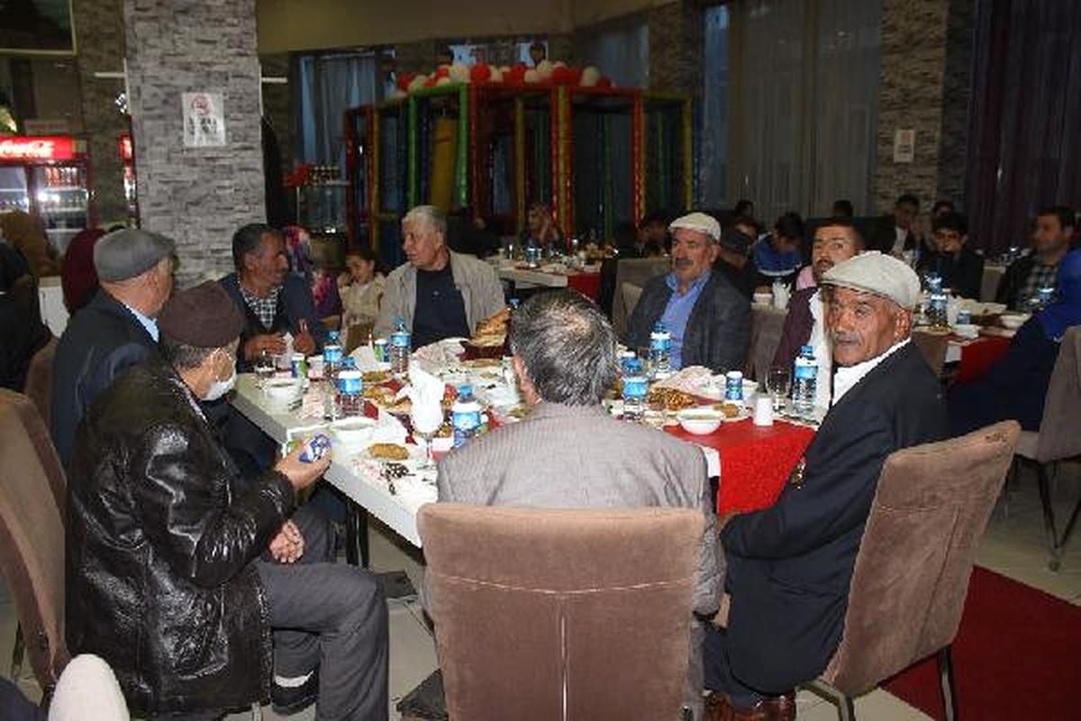 Vali Işın: Biz Bayrağımızı Bu Alçaklara İndirtmeyeceğiz