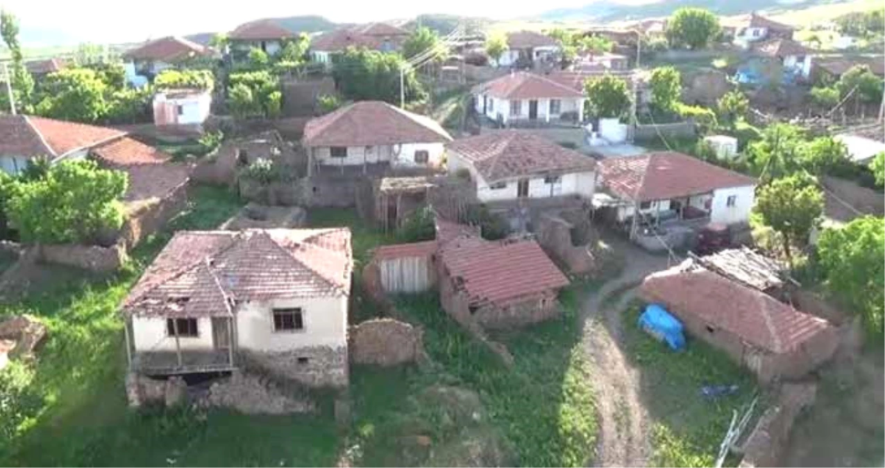Yozgat\'ın Karlı Köyünde 15 Yıldır Tek İftar Sofrası Kuruluyor