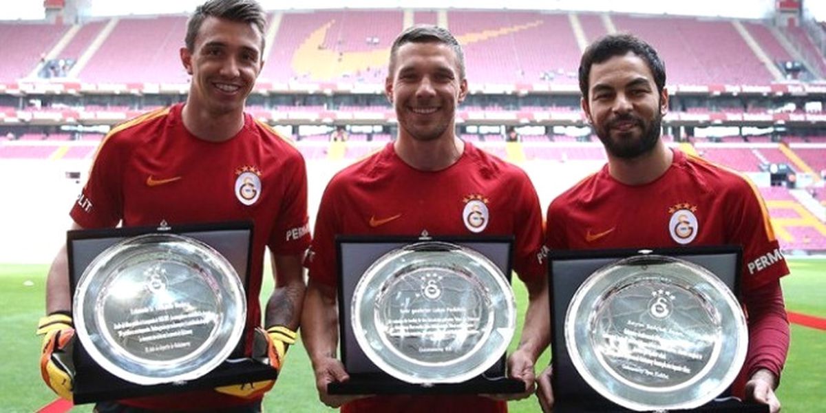 3 Yıldıza Plaket Verildi