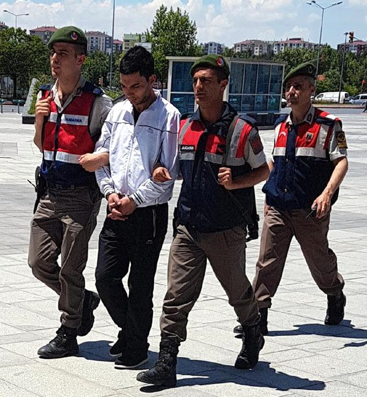 32 Büyükbaş Hayvanı Çalan 2 Zanlı Yakalandı