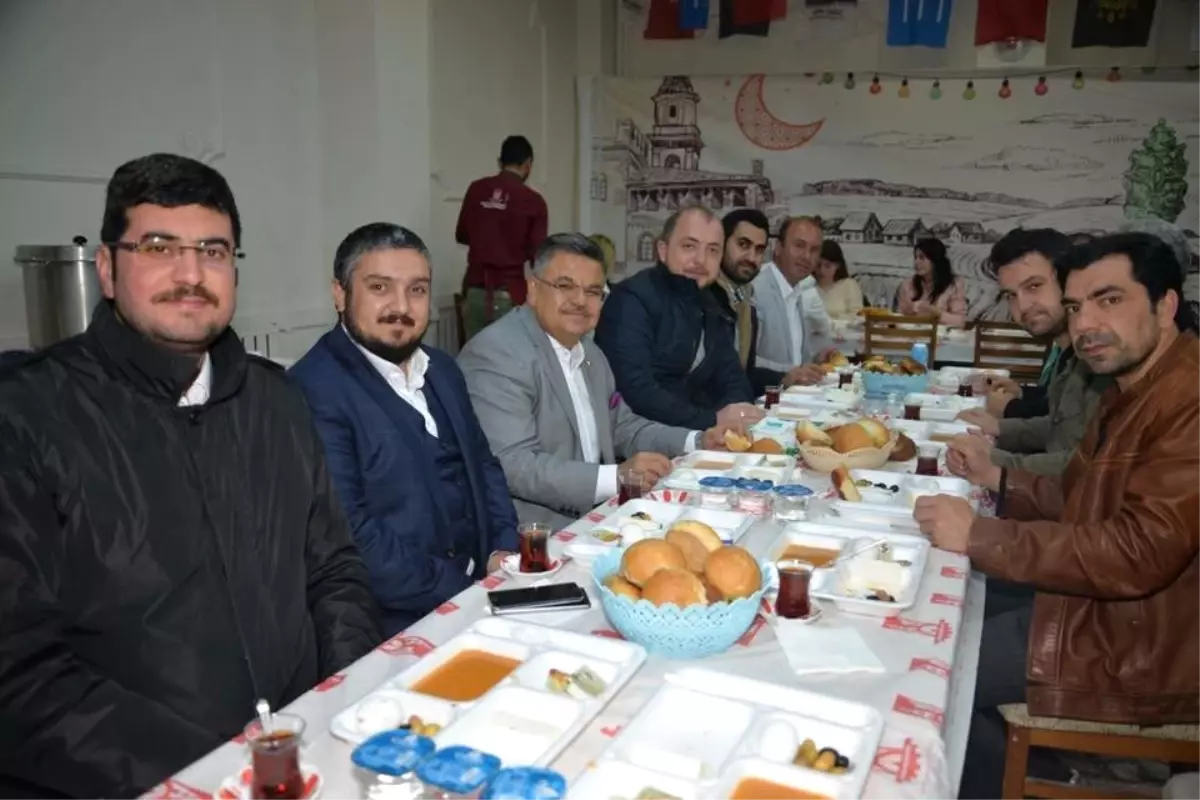 AK Parti Bilecik İl Başkanı Fikret Karabıyık Sahur Programına Katıldı