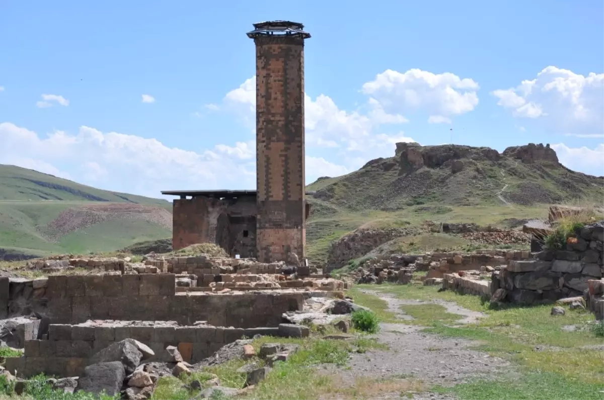 Anadolu\'daki İlk Türk Camisi: Ebul Menuçehr