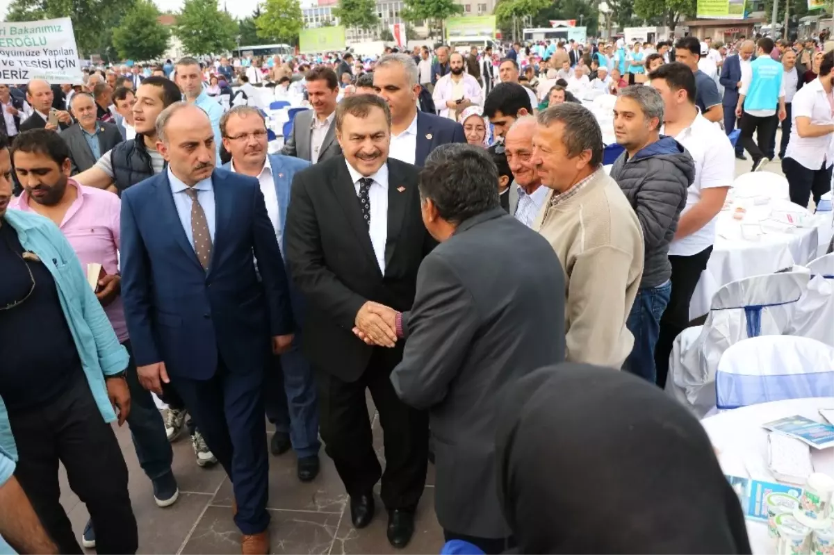 Bakan Eroğlu Toplu Temel Atma Töreni İçin Sakarya\'ya Geldi