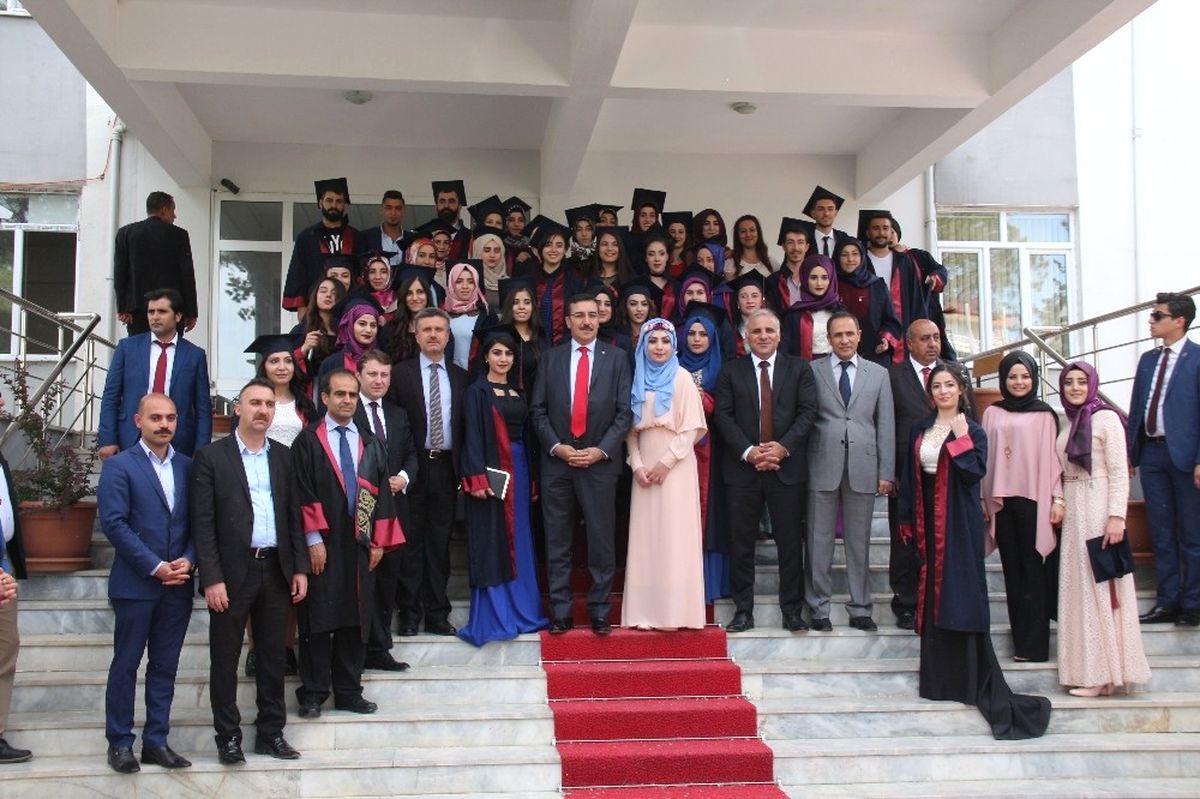 Bakan Tüfenkci, İmam Hatiplilerle İftar Yaptı