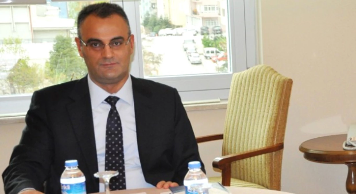 Adalet Bakanlığı\'nın Eski Müsteşarı Birol Erdem Gözaltına Alındı
