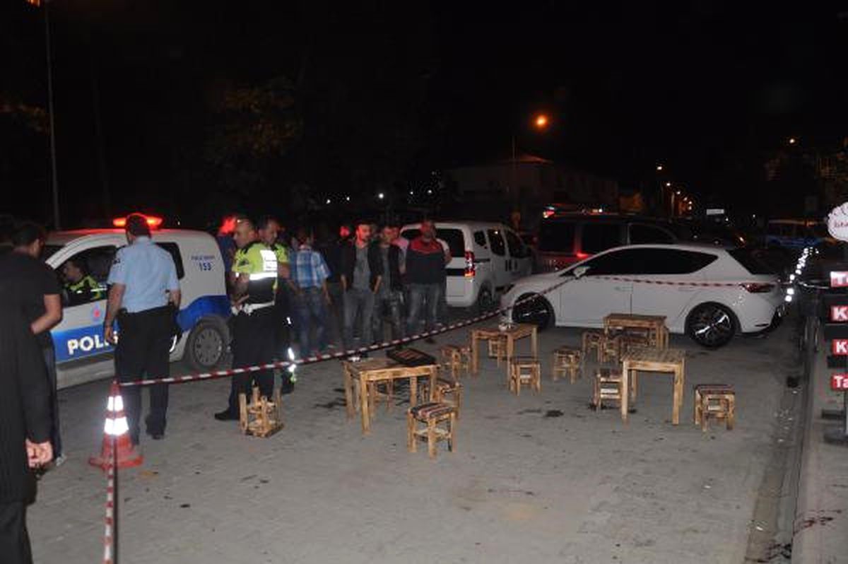 Çay Ocağında Kavga: 2 Yaralı