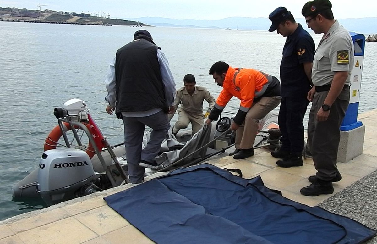 Çeşme\'de Denizde Ceset Bulundu