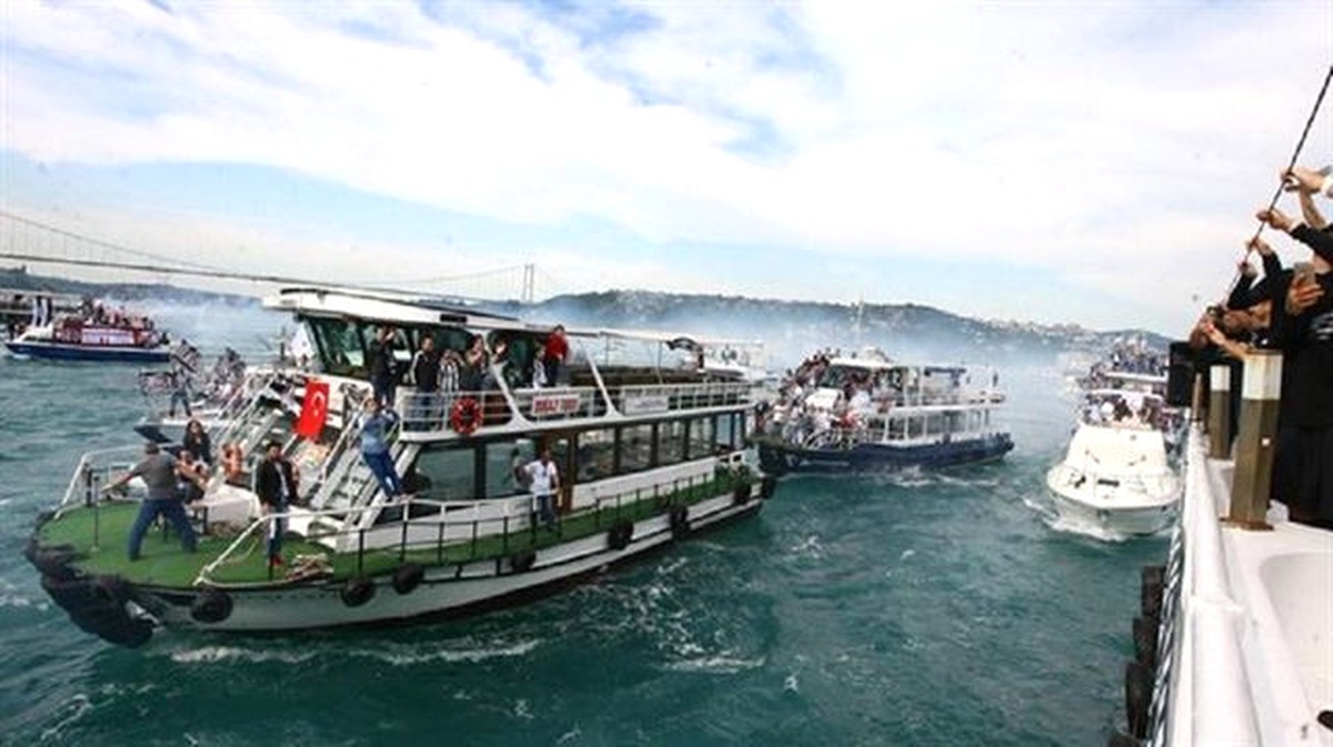 Dha İstanbul- Beşiktaş Donanması Köprünün Üstünden Böyle Görüntülendi