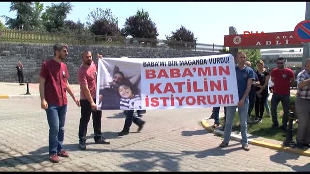 Dha İstanbul - Şehir Eşkiyaları Çatıştı;  3.5 Yaşındaki Esra  Babasız Kaldı