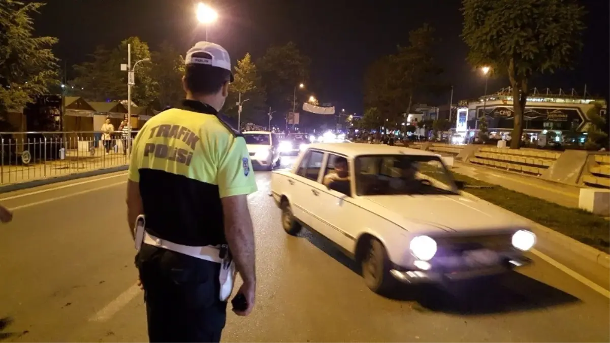 Düzce Polisinden Standart Dışı Araçlara Geçit Yok