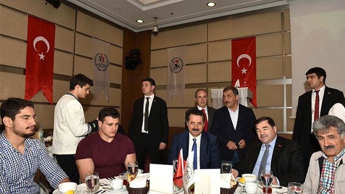 Güreş Camiası, İftar Yemeğinde Bir Araya Geldi