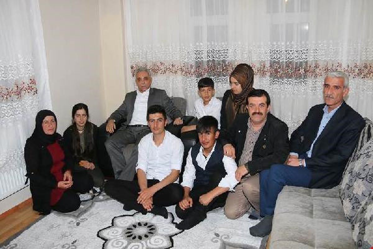 Hakkari Valisi\'nden Şehit Ailesine İftar Ziyareti