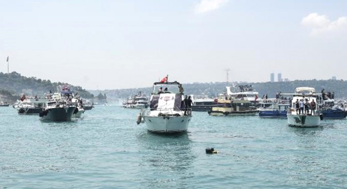 İstanbul Boğazı Siyah-beyaza Büründü