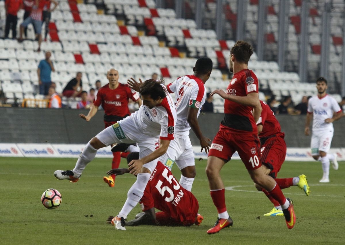 Işte Antalyaspor\'un 2016-2017 Sezon Karnesi