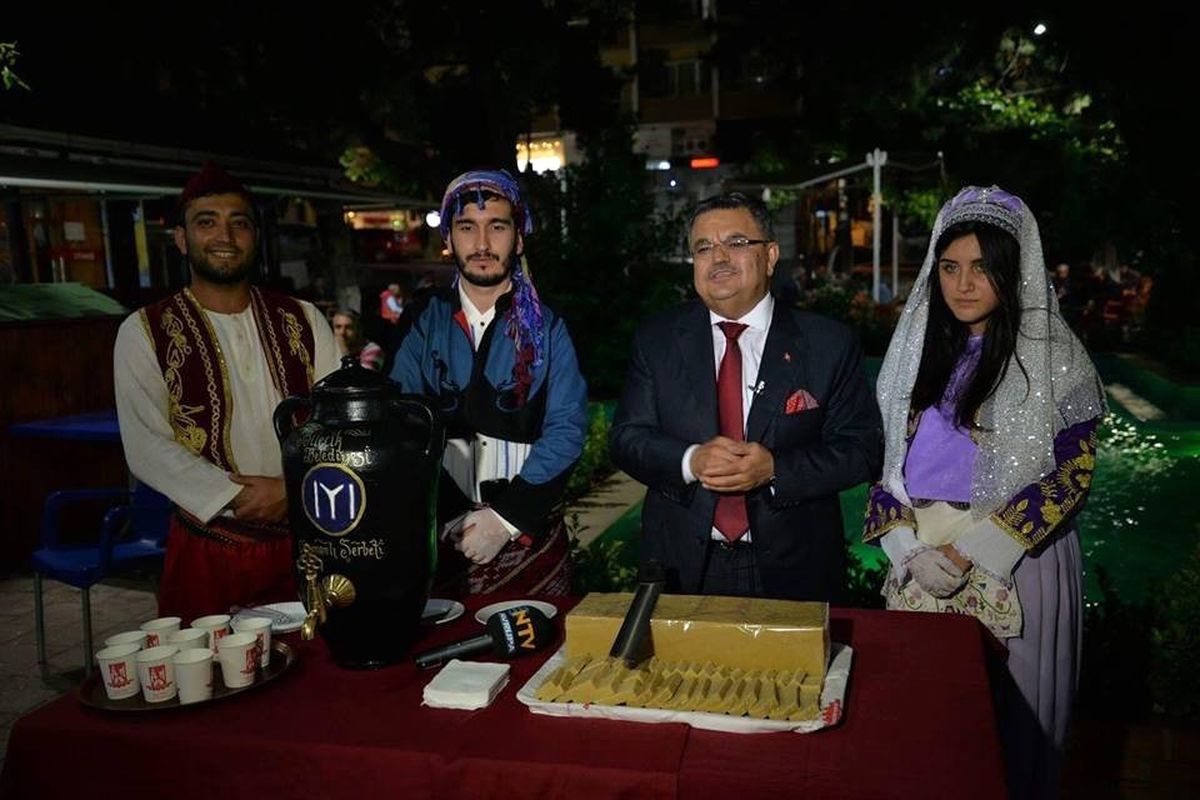 Osmanlı Çınaraltı Helva Sohbetleri Bilecik\'te Yaşatılıyor