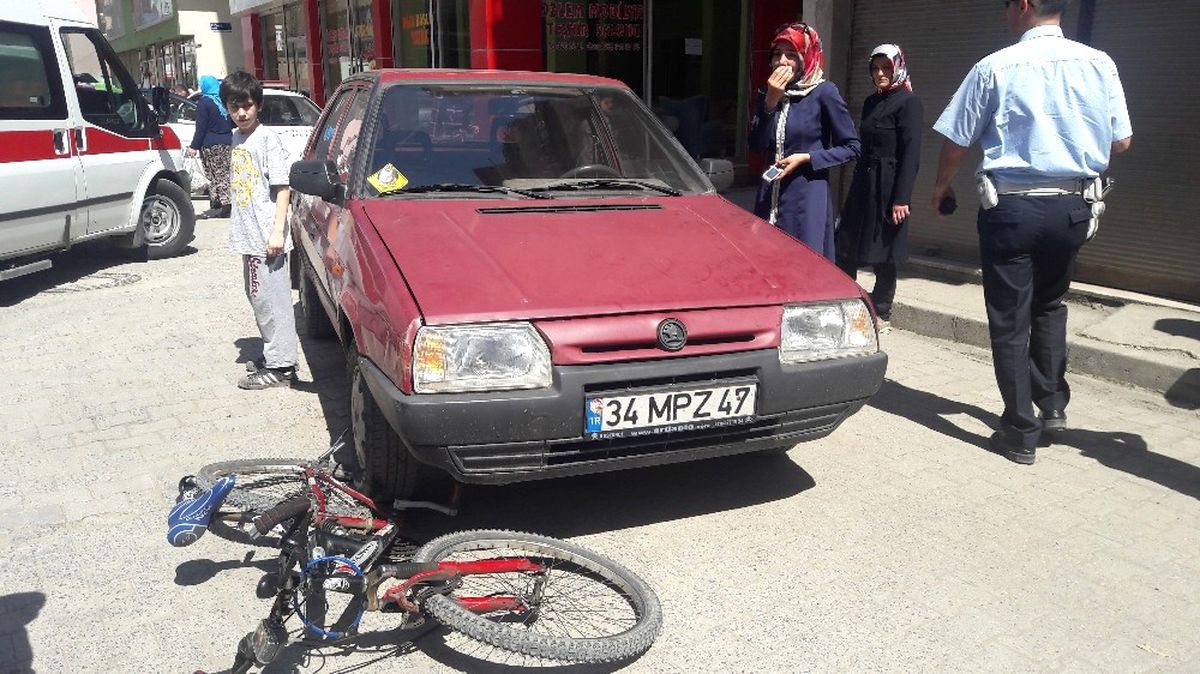 Otomobil ile Bisiklet Çarpıştı: 1 Yaralı