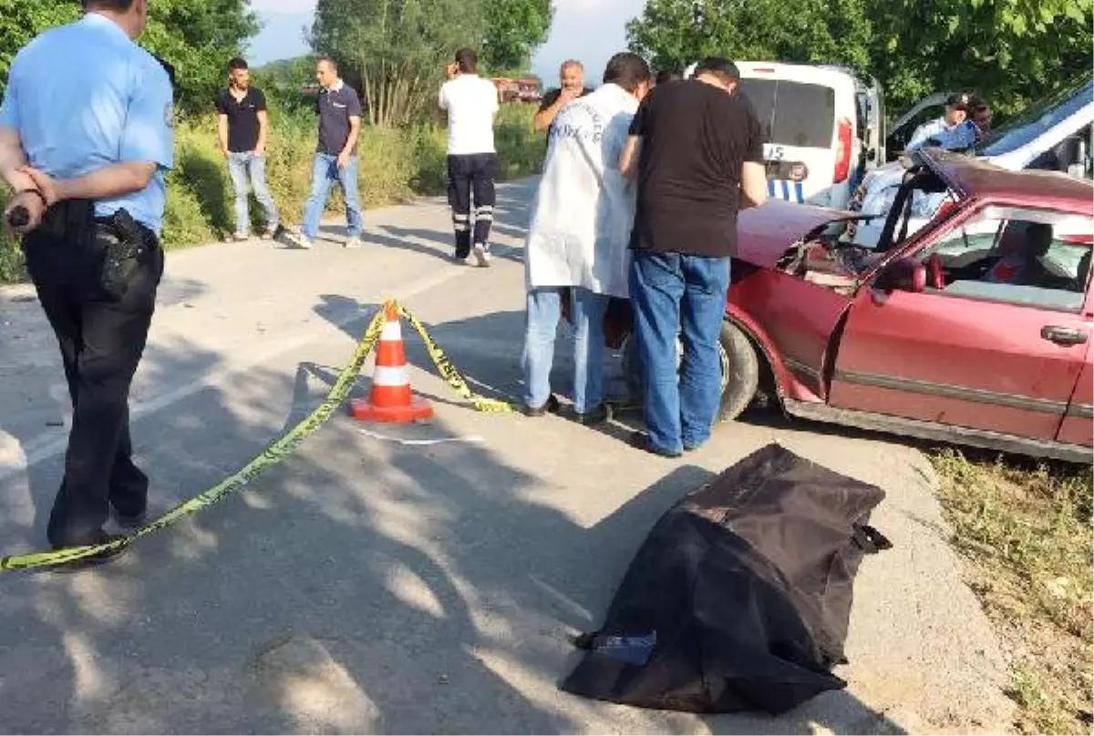 Otomobille Çarpışıp Dereye Uçan Araçtaki Hemşire Öldü, Eşi Yaralandı