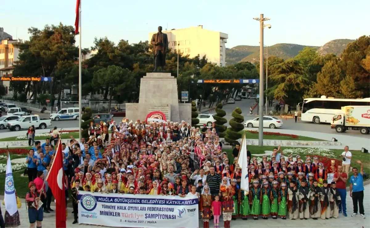 Şampiyona Kortej Yürüyüşü ile Başladı