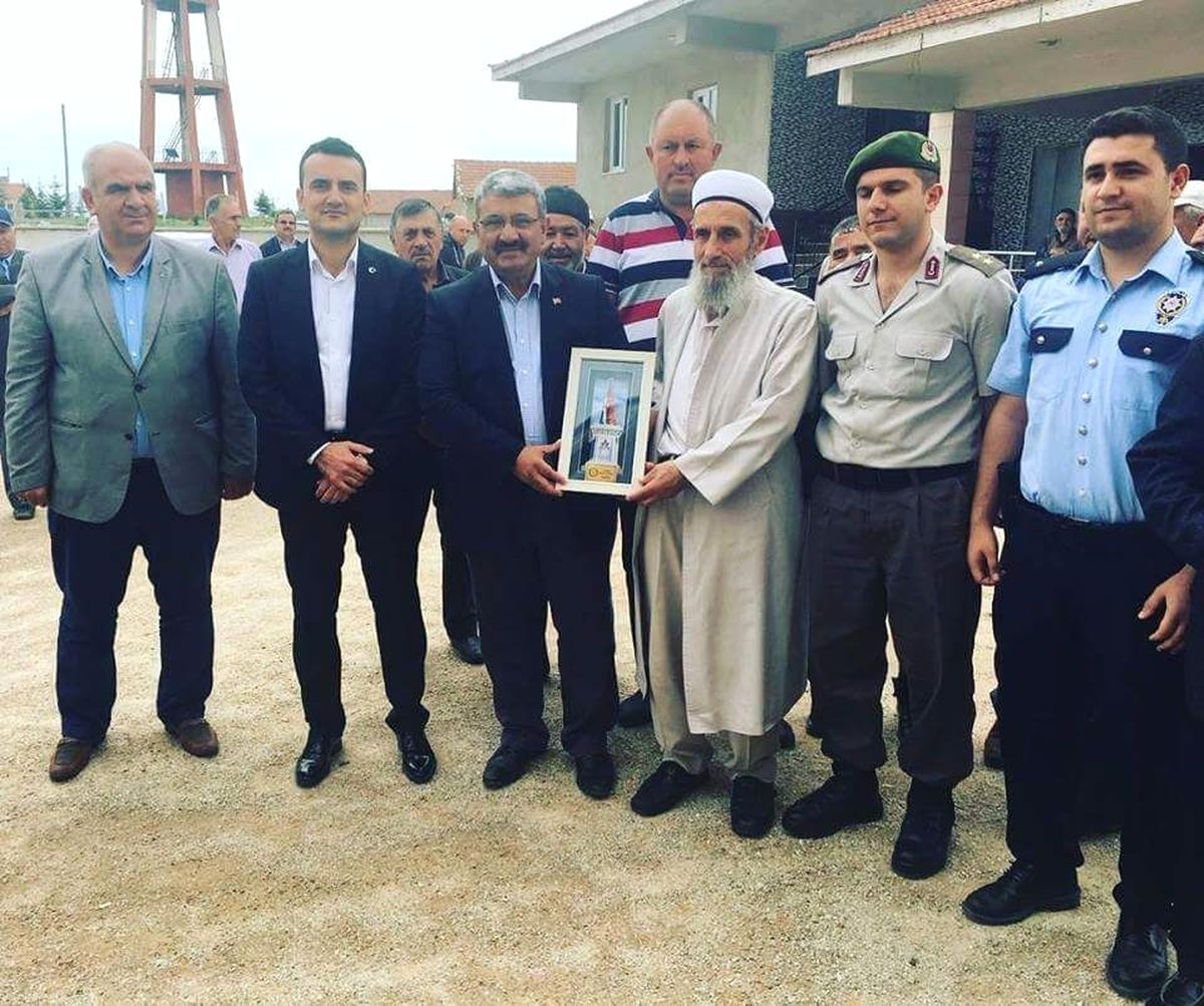 Şehit Kaymakam Safitürk\'ün Babası, Son Görev Yeri Olan Köyü Ziyaret Etti