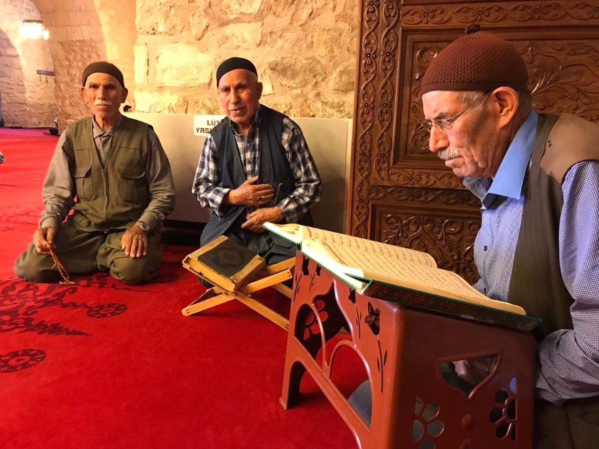 Siirt Ulu Camii\'nde Mukabele Okutuluyor