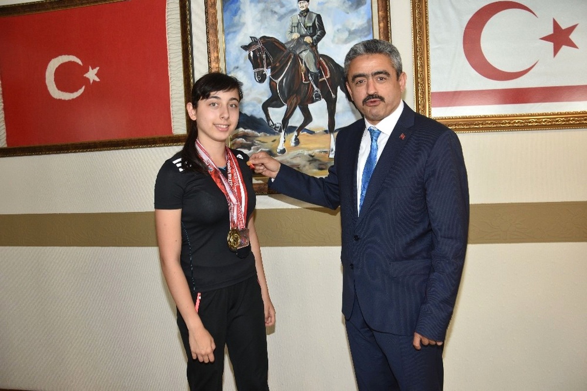 Türkiye 1.\'si Ceren Ayrancı Başkan Haluk Alıcık\'ı Ziyaret Etti