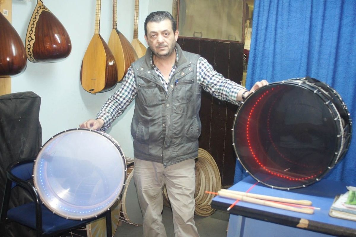 Uşak\'ın Son Davul İmalatçısı Mesleğini Yaşatmak İçin Mücadele Veriyor