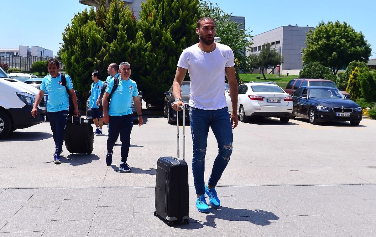 A Milli Futbol Takımı, Makedonya\'ya Gitti