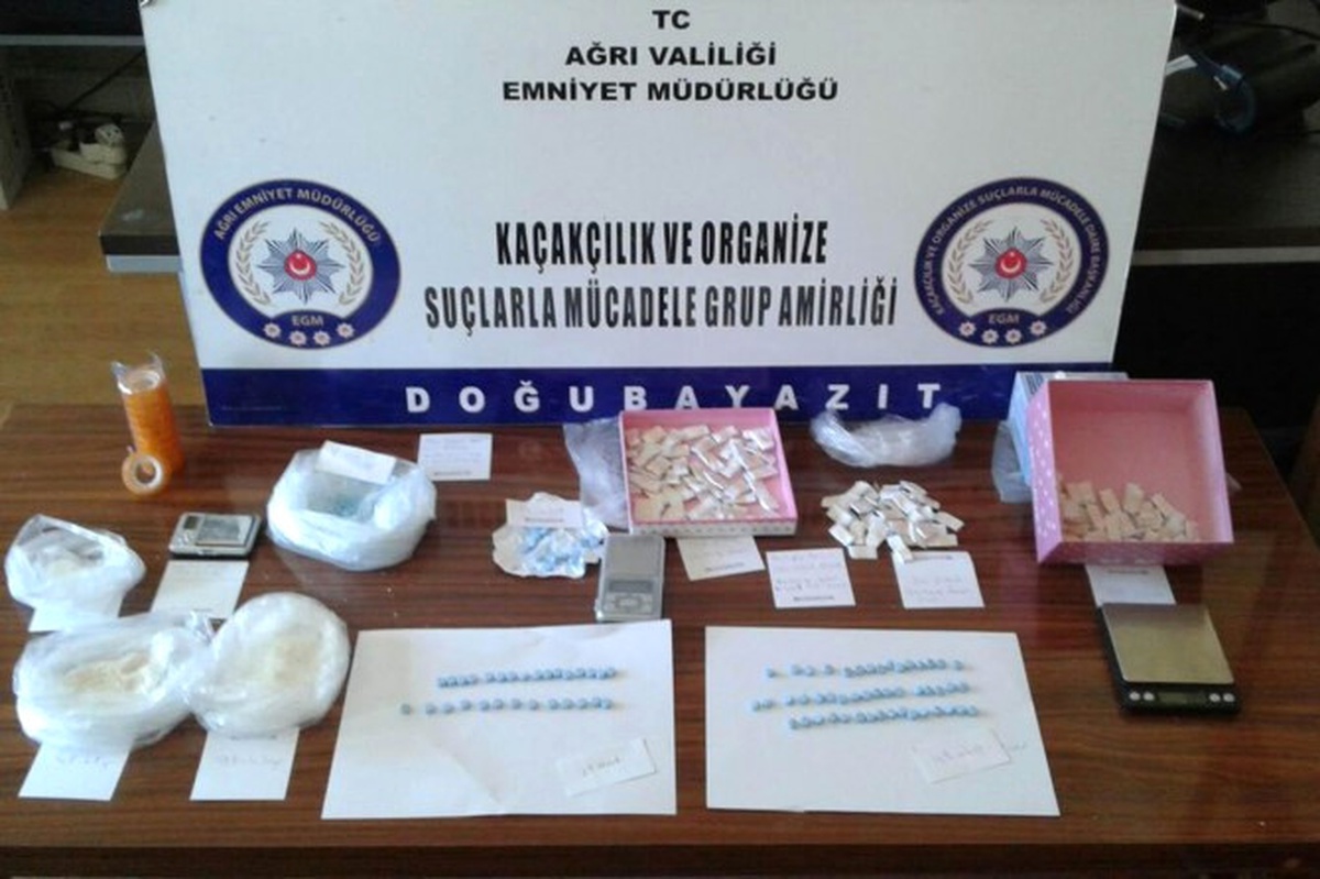 Ağrı\'da Uyuşturucu Tacirlerine Operasyon
