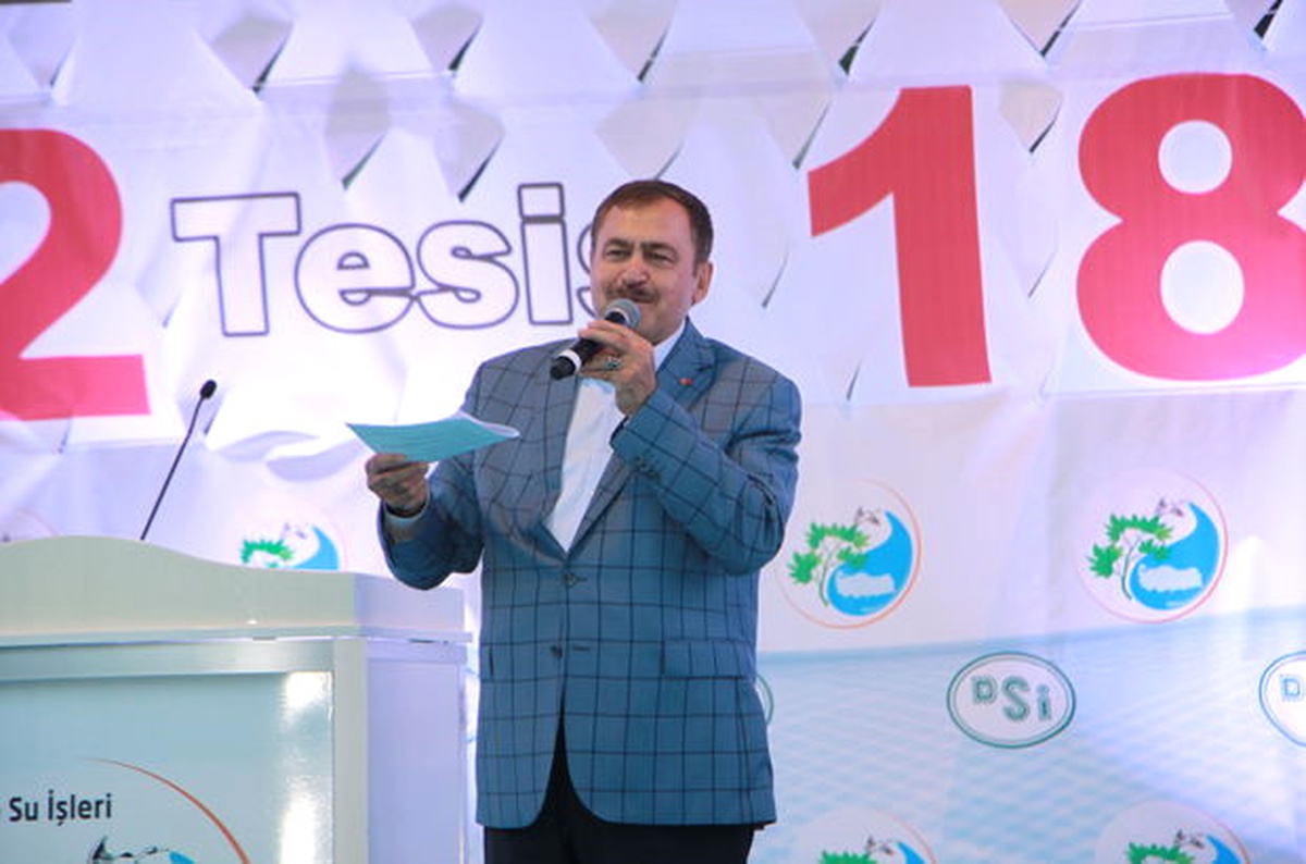 Artvin\'de, 185 Milyon Liralık 12 Tesisin Temeli Atıldı