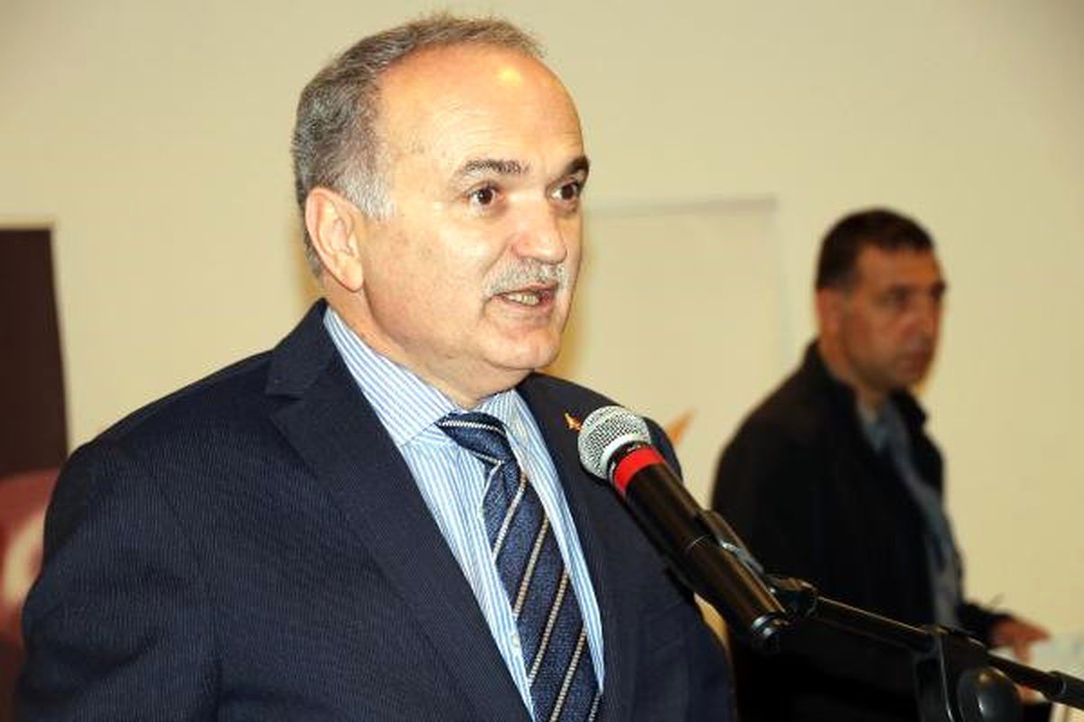 Bakan Özlü: Bir Tek Zeytin Ağacının Kesileceğini Bilsem Yasayı Çekerim