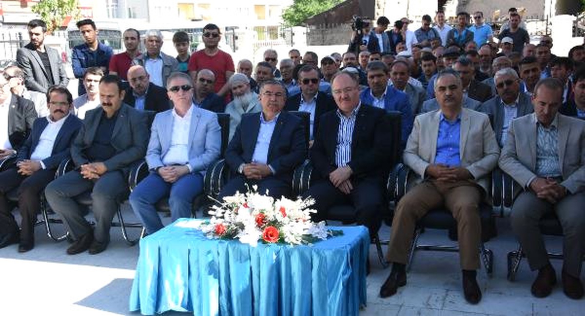 Bakan Yılmaz: Rektör Eşinin Atamasını Doğru Bulmuyorum