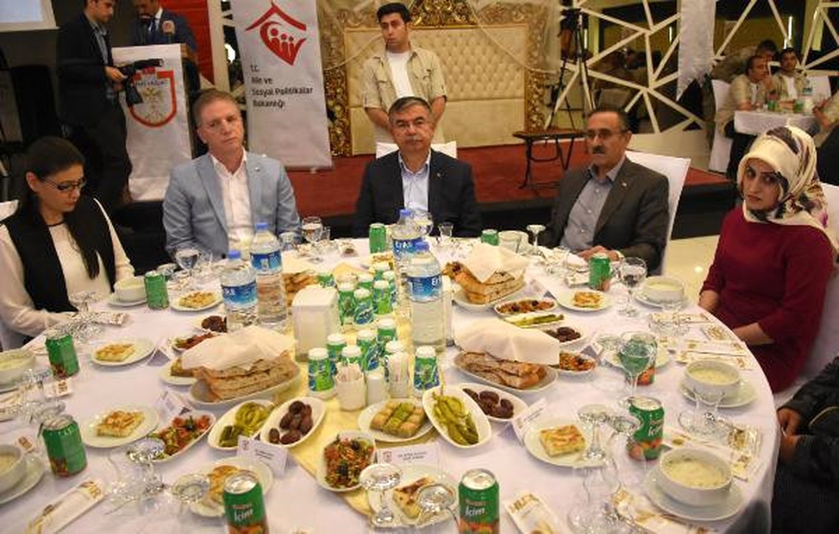 Bakan Yılmaz: Rektör Eşinin Atamasını Doğru Bulmuyorum (2)