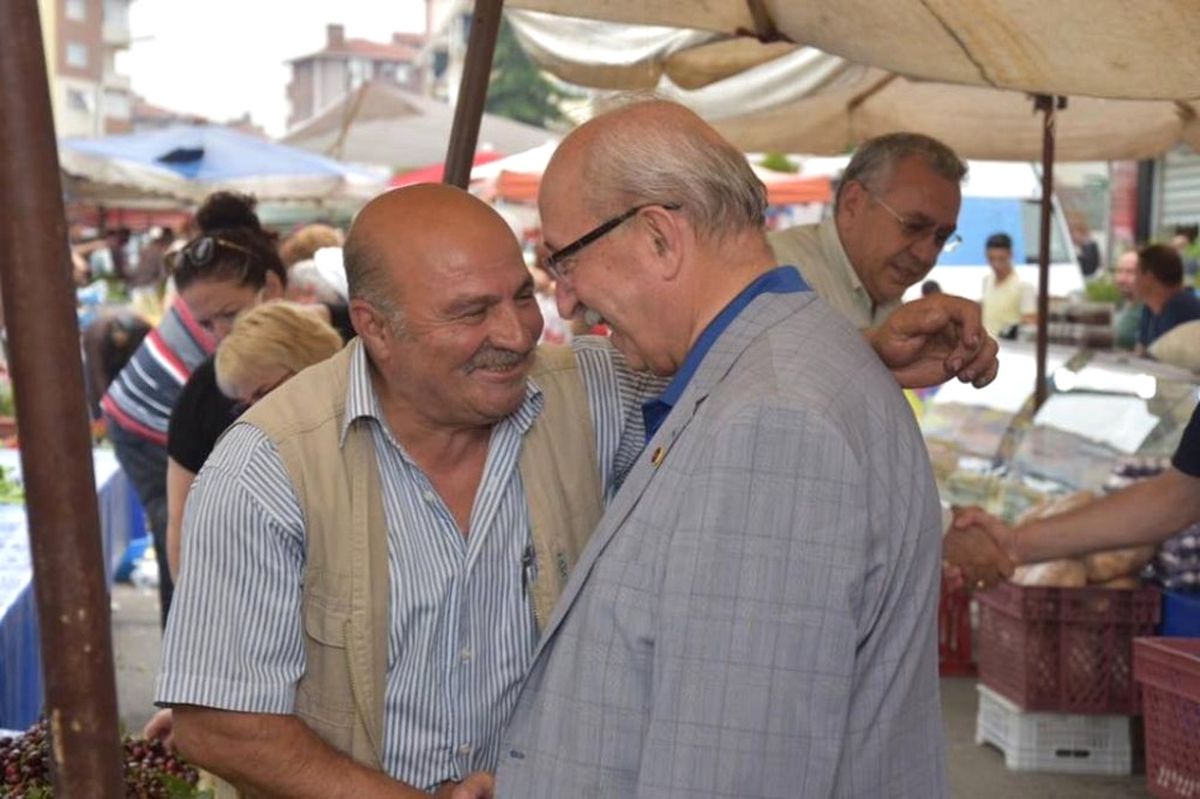 Başkan Albayrak Pazar Esnafını Unutmadı