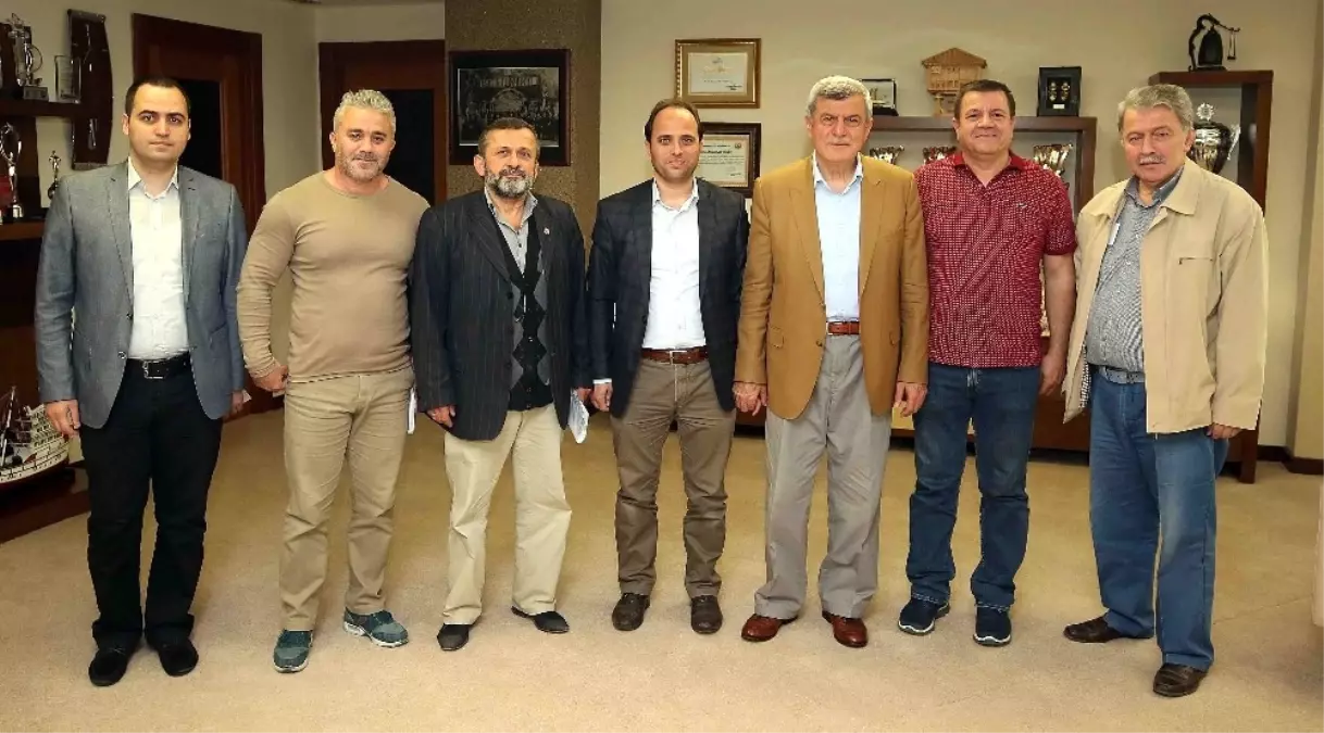 Başkan Karaosmanoğlu, "Pişmaniye İftar Sofralarını Şenlendirmeli"