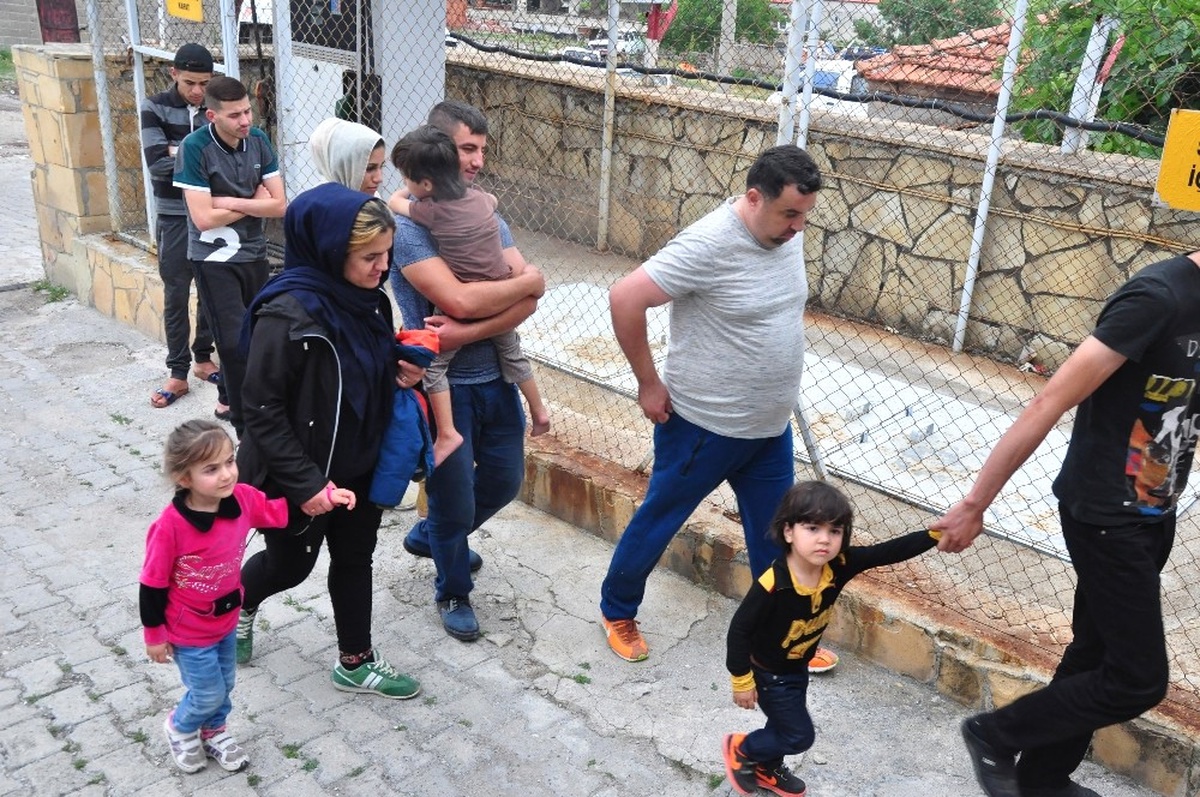 Çanakkale\'de 40 Kaçak Göçmen Yakalandı