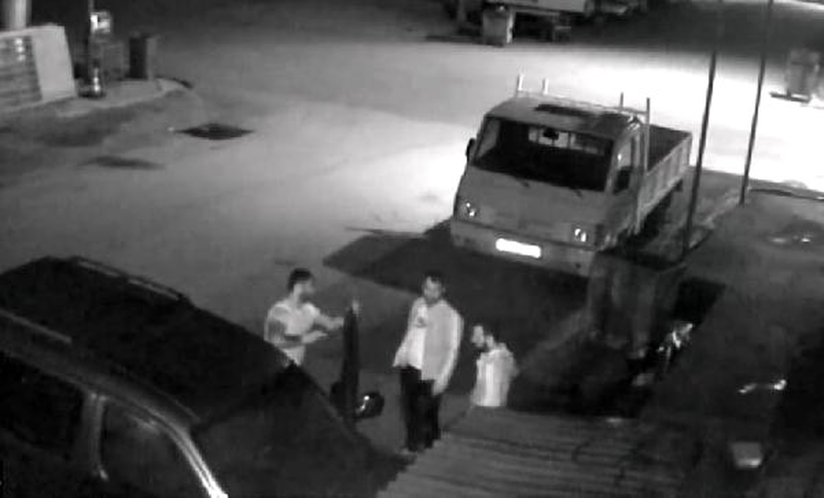 Cezaevi Firarisi Hırsızlar Parmak İzini Silerken Görüntülendi