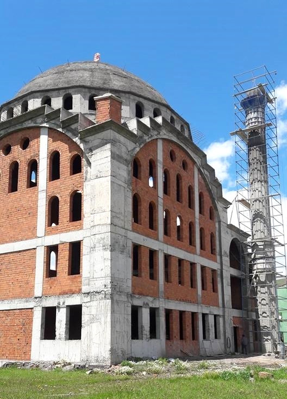 Çıldır Yeni Caminin Minaresi Yükseliyor