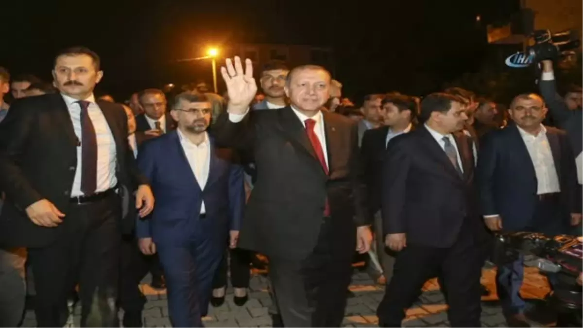 Cumhurbaşkanı Erdoğan\'dan Şehit Ailelerine Ziyaret