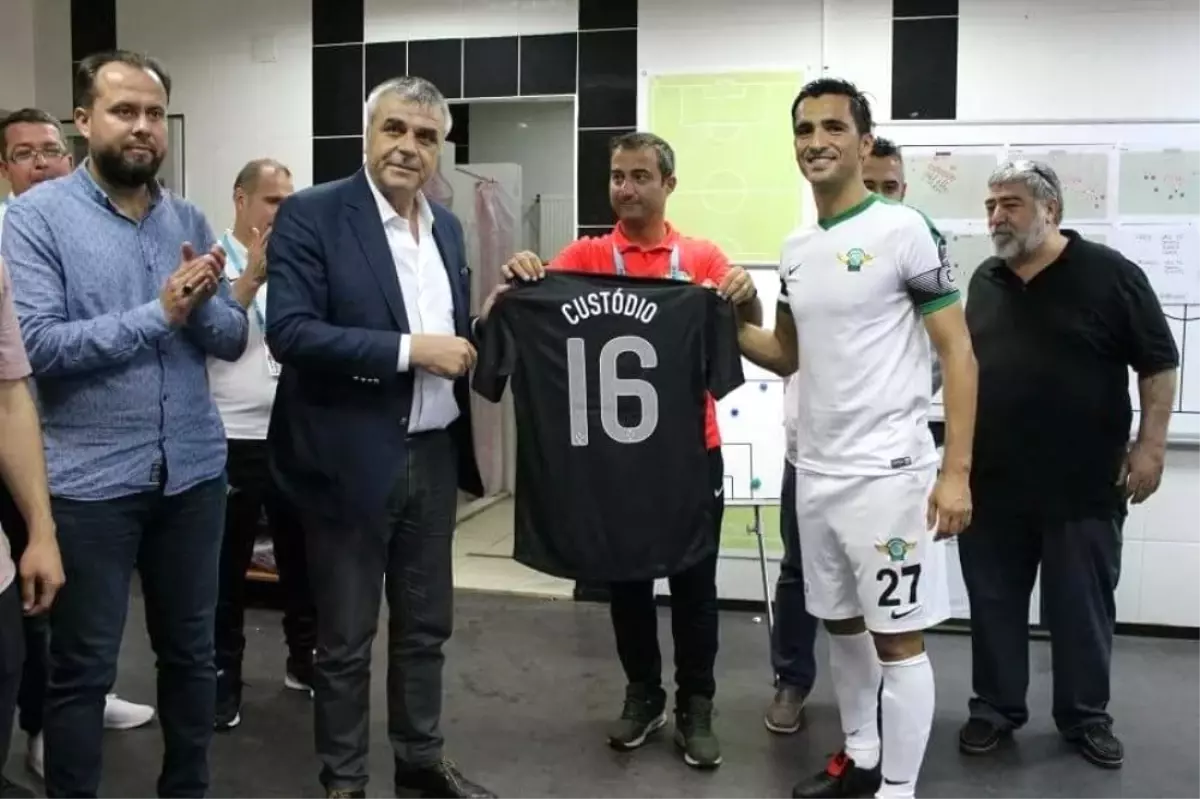 Custodio Castro Akhisar Belediyespor\'a Veda Etti