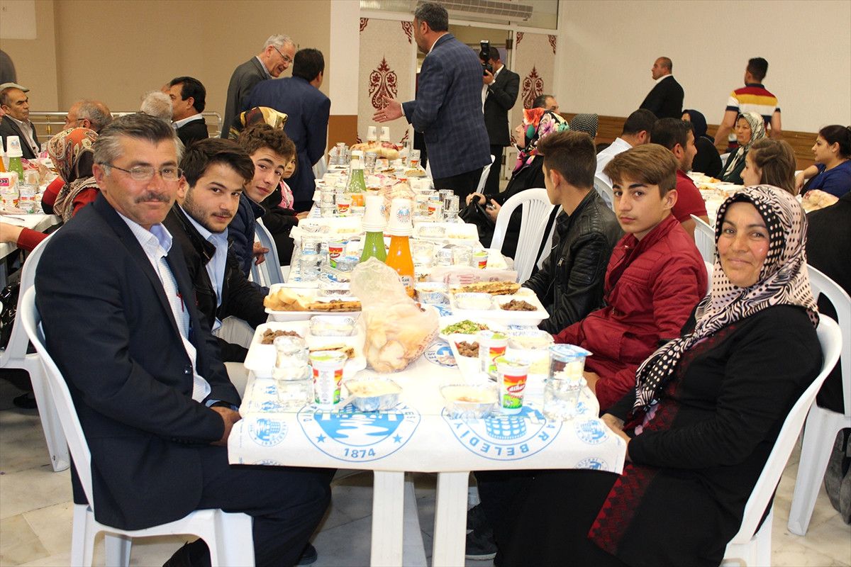 Dinar\'da Belediye, Muhtarlar ve Basın Bir Araya Geldi