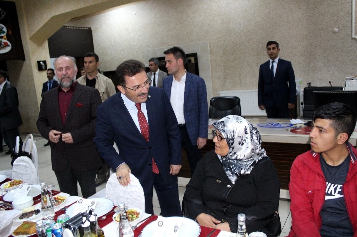 Emniyet Genel Müdürü Altınok, Şehit Aileleri ve Gazilerle İftarda Buluştu