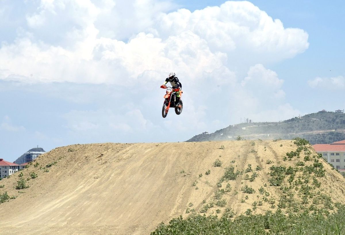 Enduro Şampiyonası 1. Ayak Yarışları Afyonkarahisar\'da Yapıldı