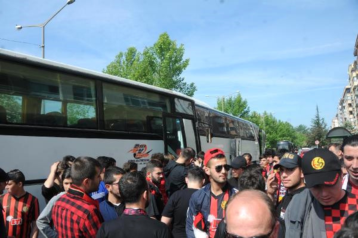 Eskişehirspor Taraftarları Antalya\'ya Gitti