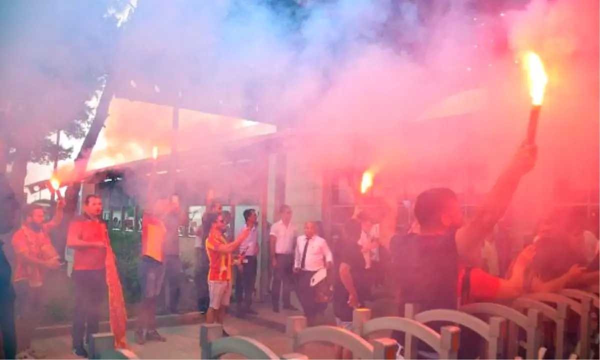 Final Maçında Meşale Krizi