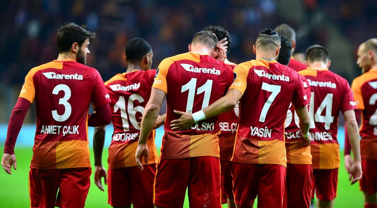 Galatasaray\'da Defans Sıkıntısı Sürdü